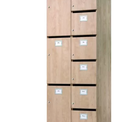 Lockerkast-3-deurs-en-6-deurs-LOC-22-en-LOC11-met-slot-2020-met-postsleuf-en-naamkaarthouders-391x510